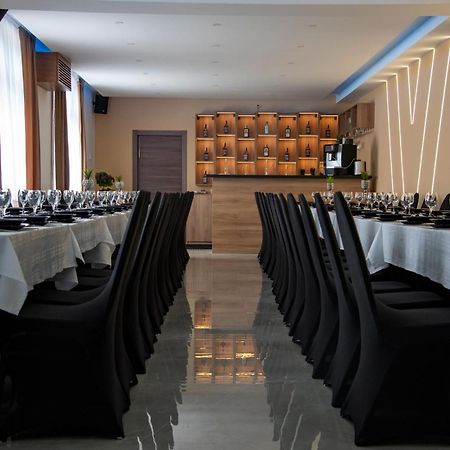 Sax-Win Hotel Pozega Bagian luar foto