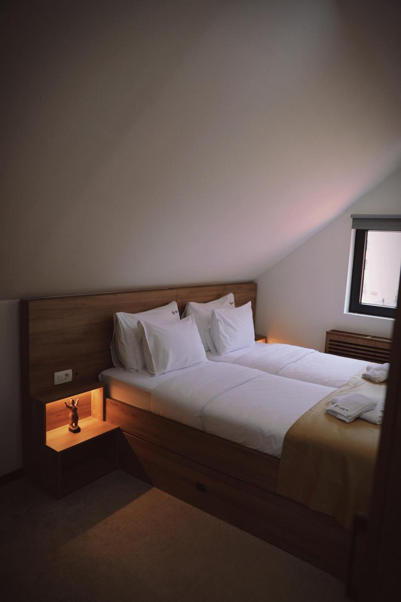 Sax-Win Hotel Pozega Bagian luar foto