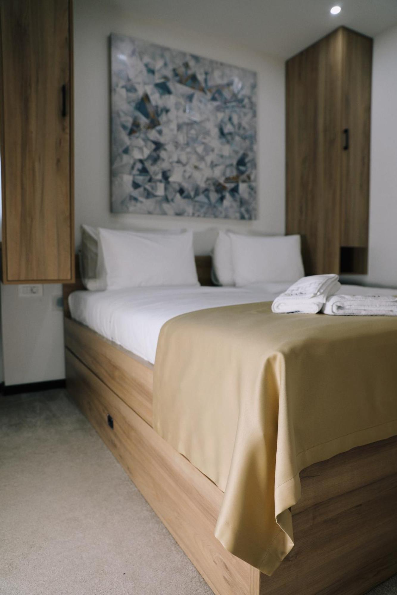 Sax-Win Hotel Pozega Bagian luar foto