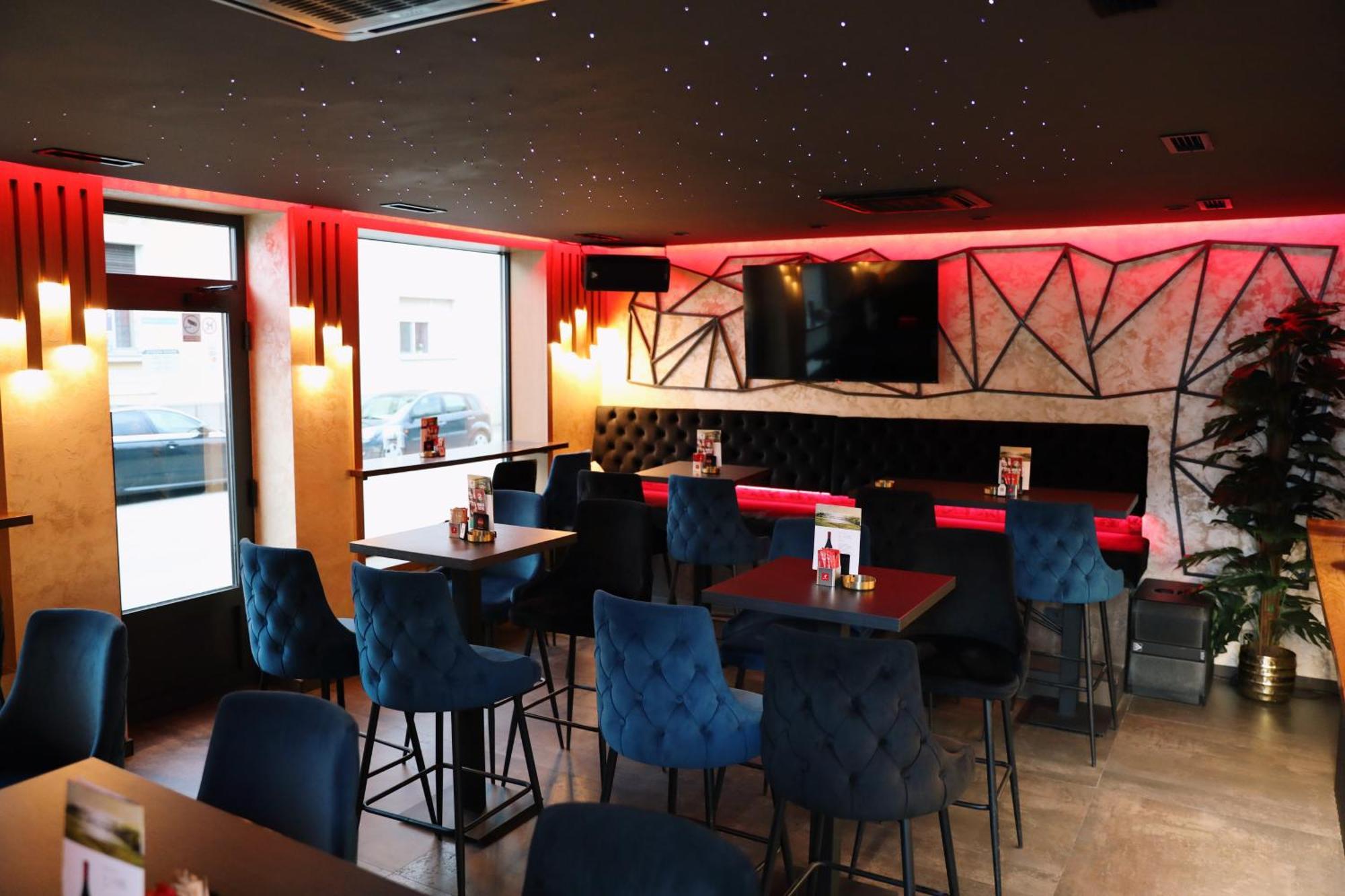 Sax-Win Hotel Pozega Bagian luar foto