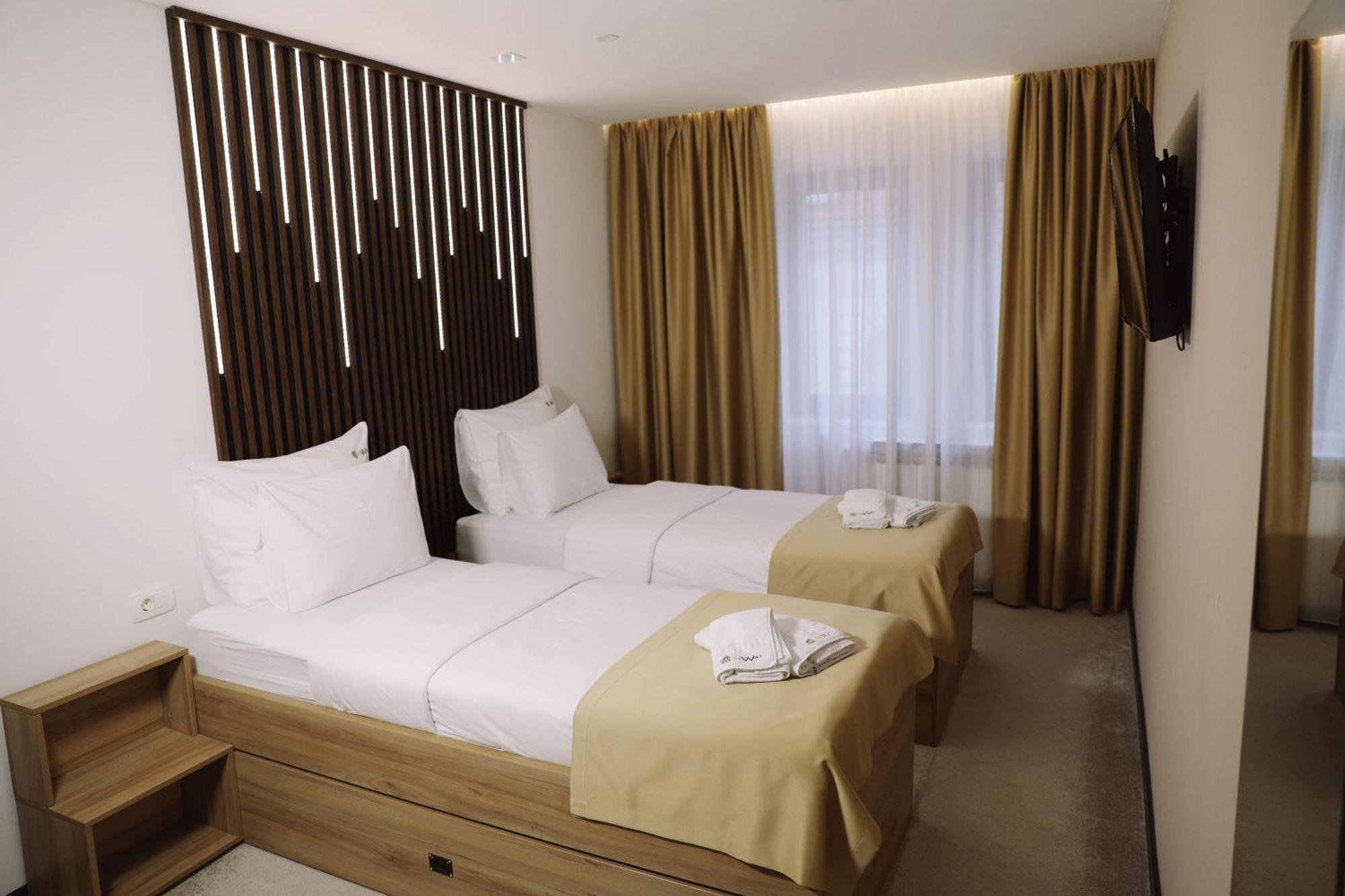 Sax-Win Hotel Pozega Bagian luar foto