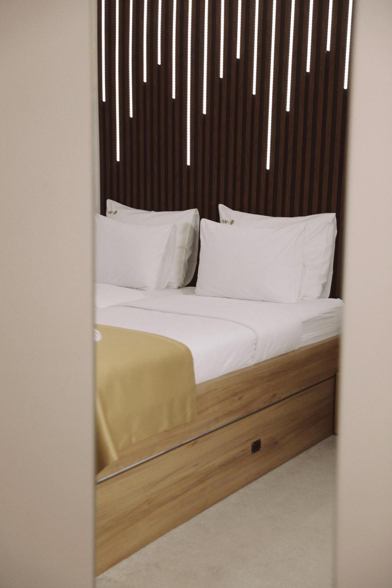 Sax-Win Hotel Pozega Bagian luar foto
