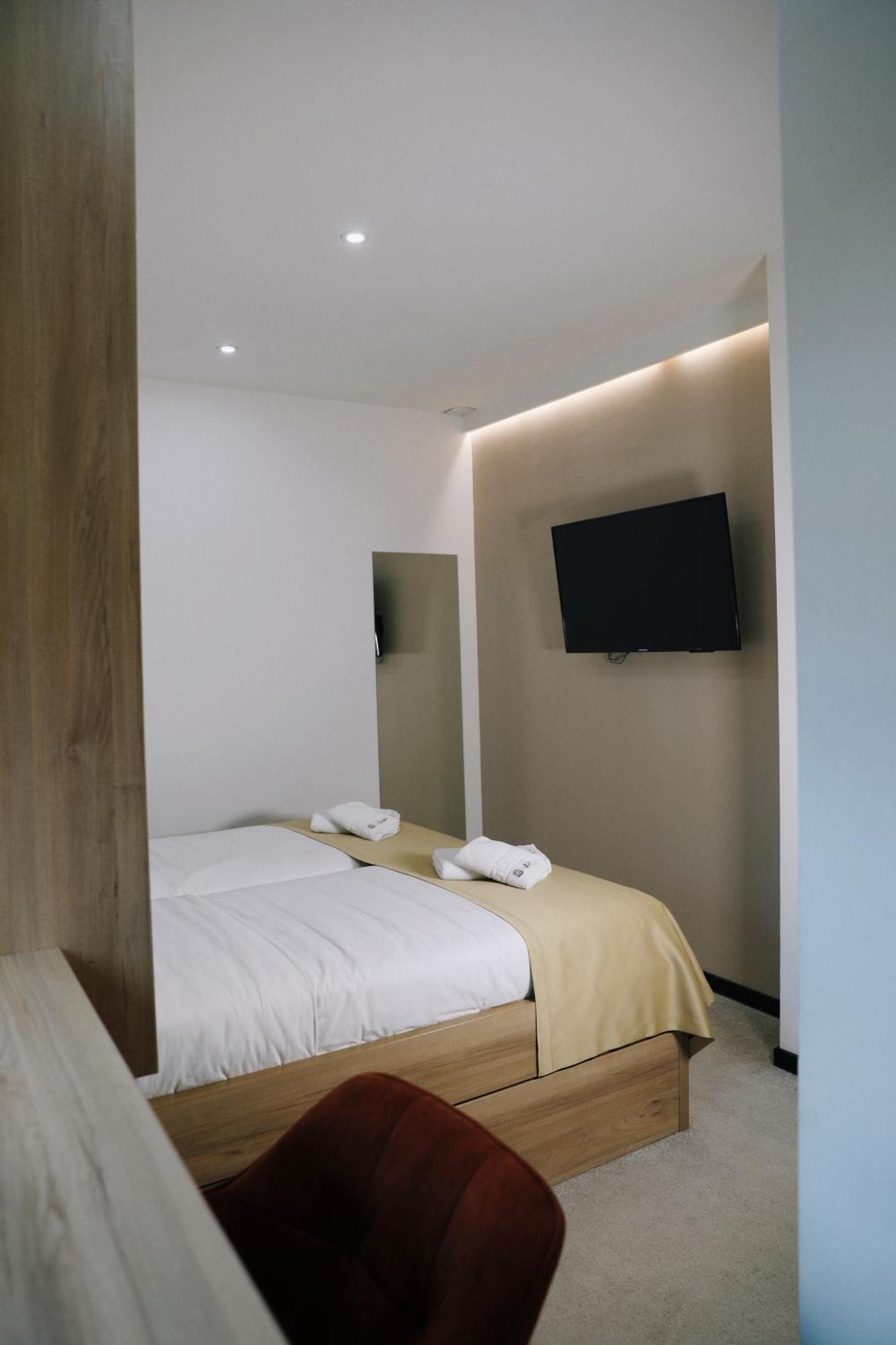 Sax-Win Hotel Pozega Ruang foto