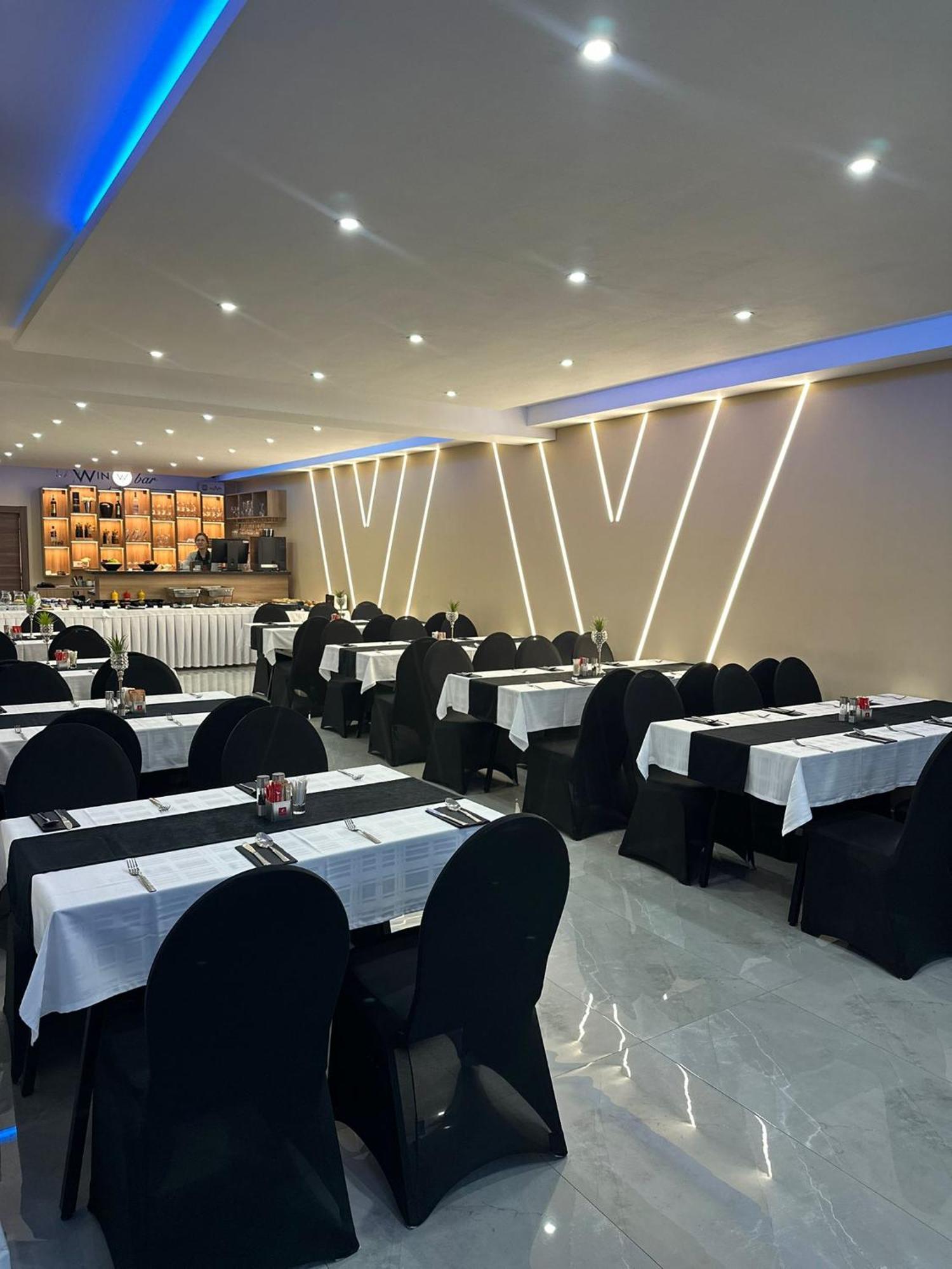 Sax-Win Hotel Pozega Bagian luar foto